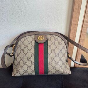 Elegant Gucci Beige and Green Crossbody Bag